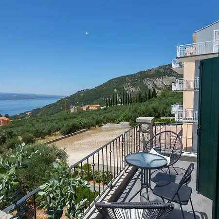 Apartments Denis Makarska Exterior foto