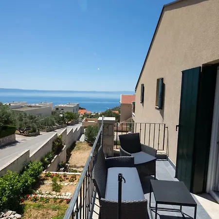 Apartments Denis Makarska Exterior foto